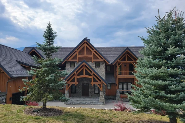Canadian mountain home with Enviroshake roof