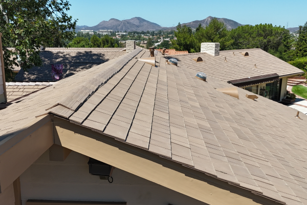 Residence in California with Enviroshake Disney Brown Synthetic Shake